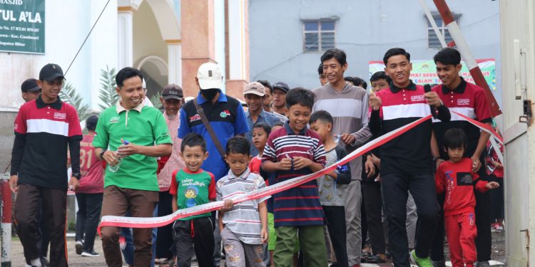 Ponpes Dahlan Ikhsan Gelar Jalan Sehat untuk Santri dan Warga